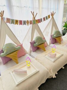 les gamins lillois, créateur d'évènements pour enfants dans toute la région de Lille, les hauts de France, le nord (59), la pas de calais (62) et la Belgique. Pour tous vos évènements privés, mariages, baptêmes, anniversaires, fêtes à thème, animations commerciales, fêtes d’entreprises (arbre de noël, family day) mais également sur des événements organisés par des associations et collectivités, des professionnels et des particuliers