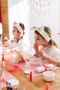 les gamins lillois, créateur d'évènements pour enfants dans toute la région de Lille, les hauts de France, le nord (59), la pas de calais (62) et la Belgique. Pour tous vos évènements privés, mariages, baptêmes, anniversaires, fêtes à thème, animations commerciales, fêtes d’entreprises (arbre de noël, family day) mais également sur des événements organisés par des associations et collectivités, des professionnels et des particuliers